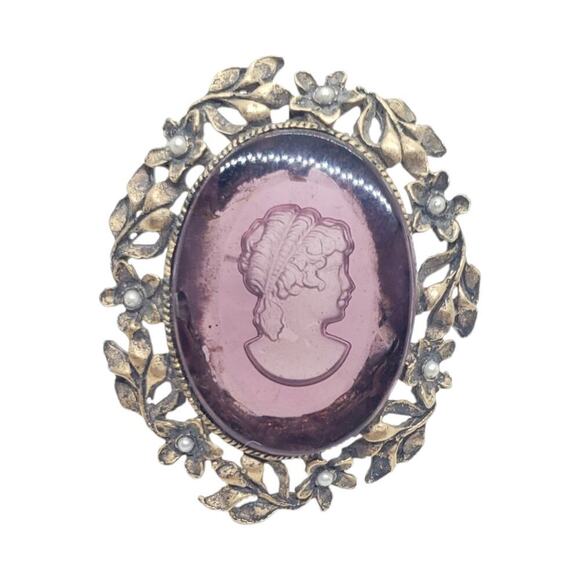 victorian revival Jewelry - Vintage Purple Glass Reverse Carved Intaglio Cameo Brooch Pendant Oval Victorian